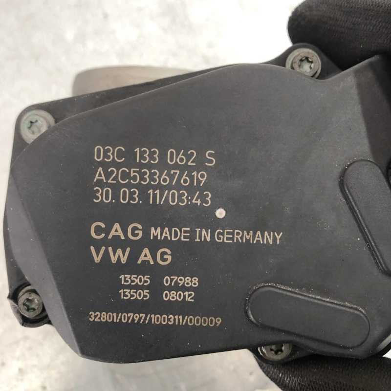 Clapeta de acceleratie / Volkswagen Golf MK6 2011 / Motor, racire si evacuare