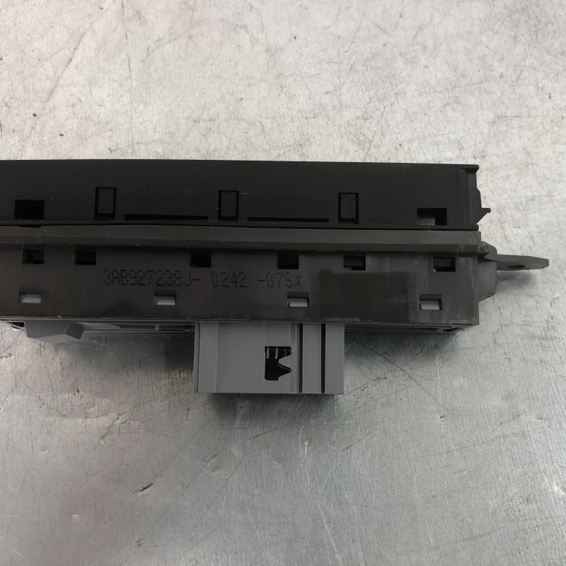 Butoane consola centrala / Volkswagen Passat B7 2012 / Interior