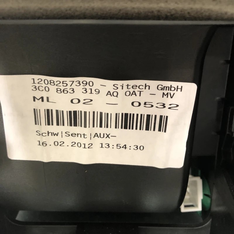Cotiera centrala / Volkswagen Passat B7 2012 / Interior