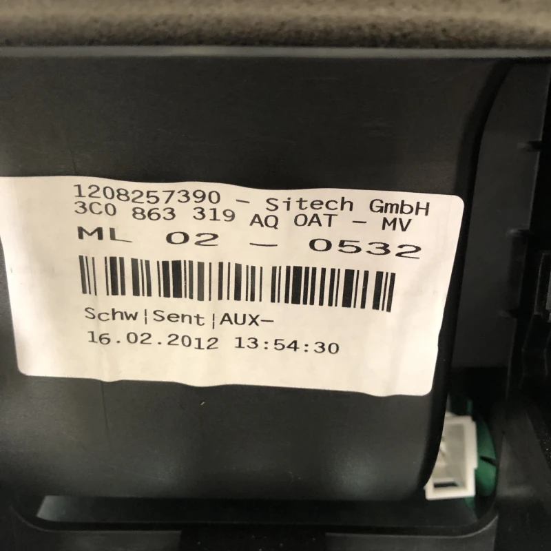 Cotiera centrala / Volkswagen Passat B7 2012 / Interior