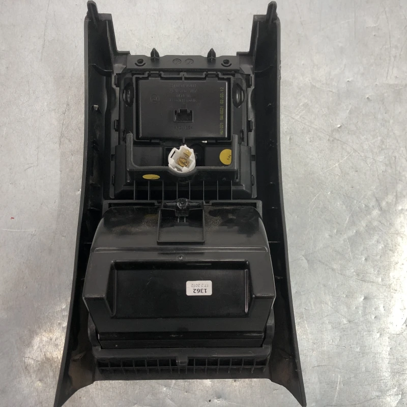 Scumiera cotiera spate / Skoda Superb II 3T 2012 / Interior