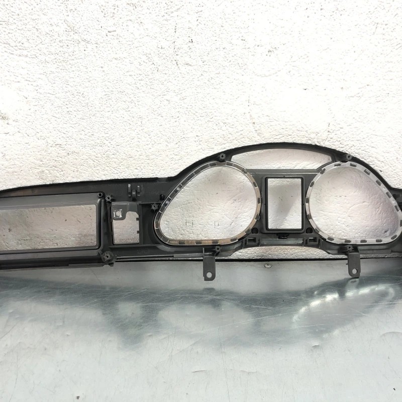 Ornament trim ceas bord / Audi A6 C6 2008 / Interior