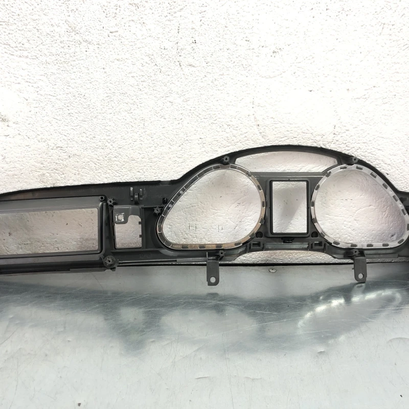 Ornament trim ceas bord / Audi A6 C6 2008 / Interior