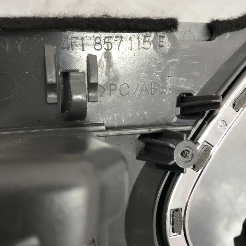 Ornament trim ceas bord / Audi A6 C6 2008 / Interior