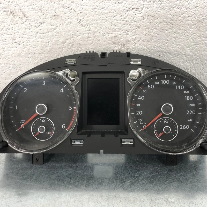 Ceas bord Volkswagen Passat B6 2010