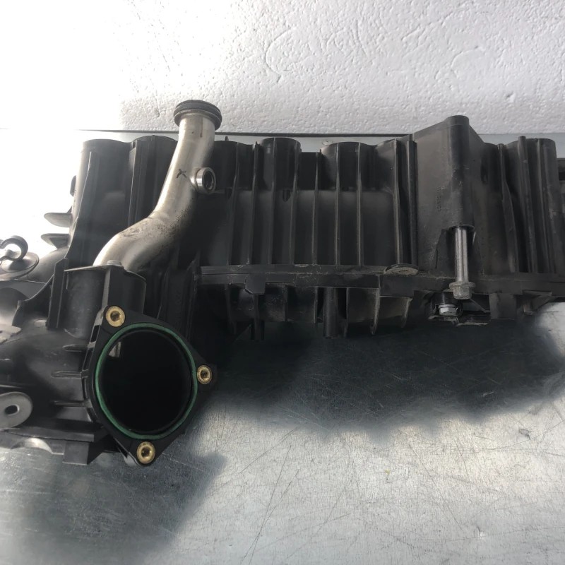 Galerie de admisie / BMW Seria 1 E87 LCI 2011 / Motor, racire si evacuare
