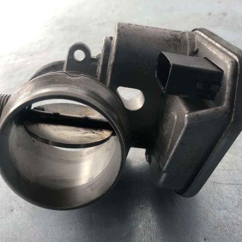 Clapeta de acceleratie / BMW Seria 1 E87 LCI 2011 / Motor, racire si evacuare
