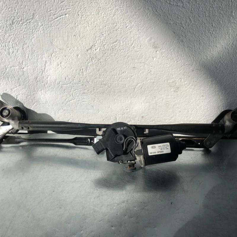Ansamblu stergatoare cu motoras / Kia Sorento Sorento 2013 / Caroserie, oglinzi si faruri