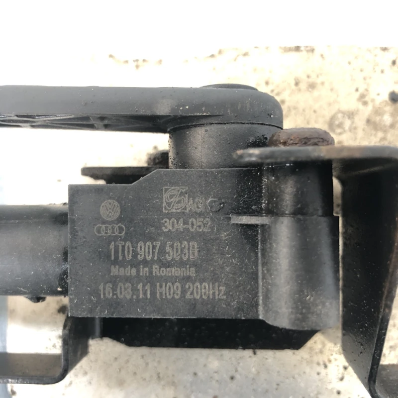 Senzor Nivel / Volkswagen Passat B7 2011 / Caroserie, oglinzi si faruri