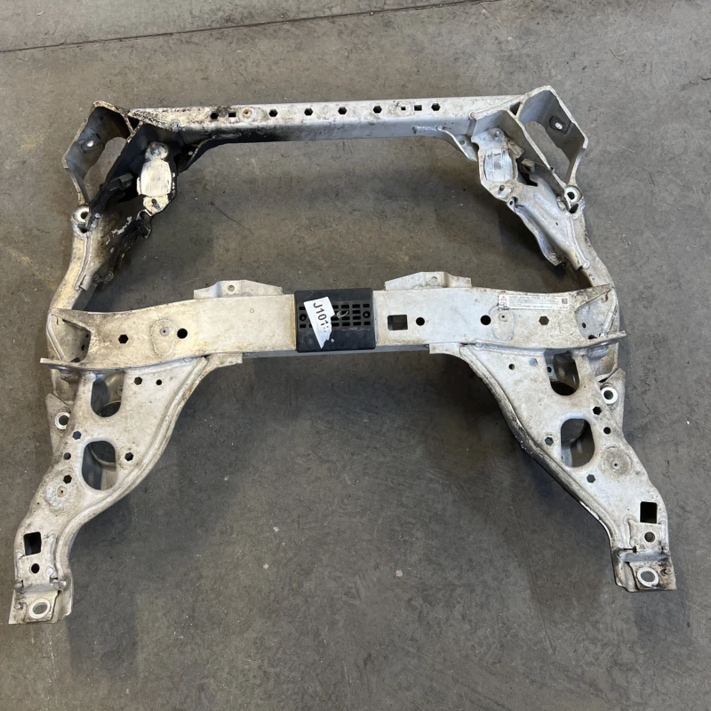 Punte fata jug suport motor / BMW Seria 1 E87 2011 / Directie si suspensie
