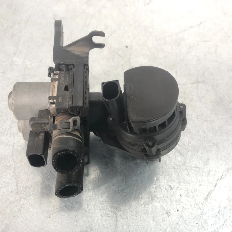 Pompa recirculare apa Audi A6 C6 2008