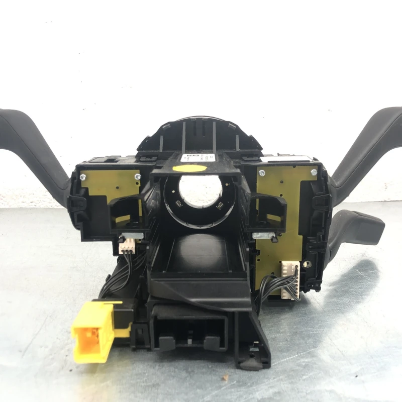 Spira volan / Volkswagen Passat B6 2010 / Audio si electronice
