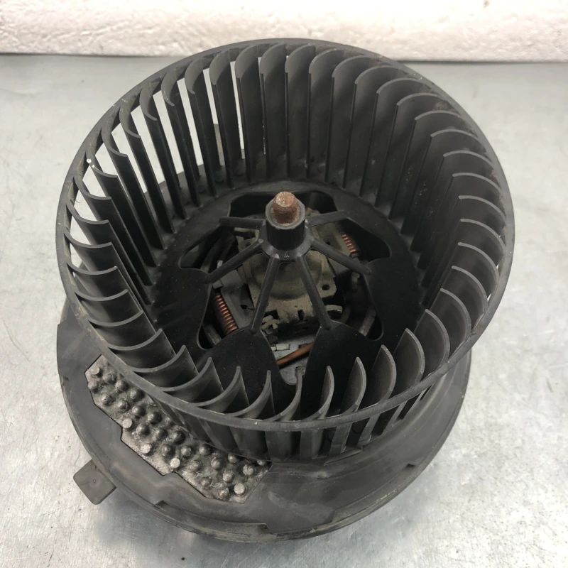 Ventilator aeroterma bord / Volkswagen Passat B6 2010 / Climatizare
