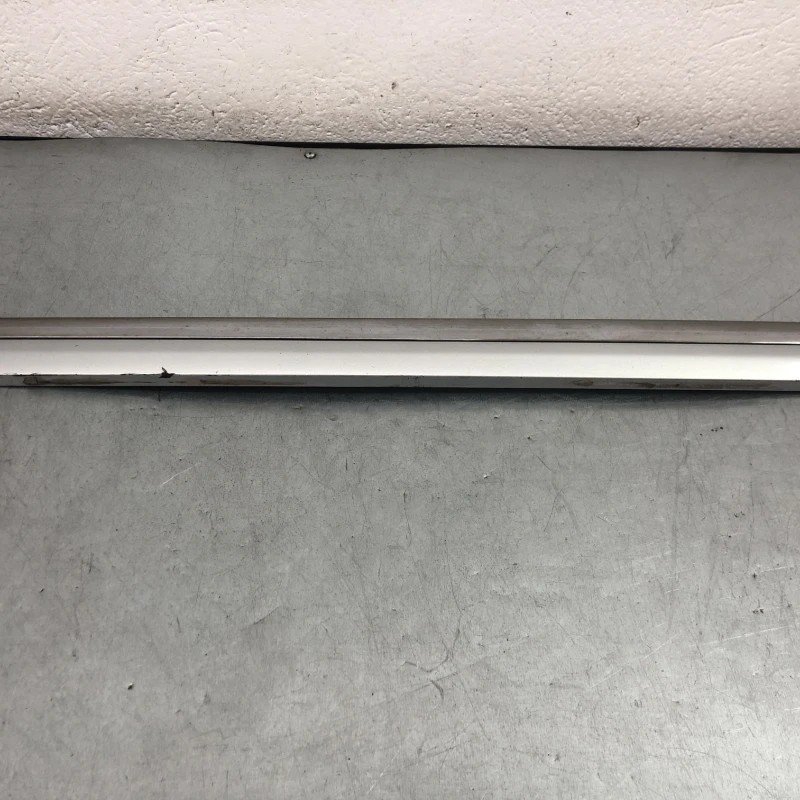 Bandou usa stanga spate / Volkswagen Passat B7 2012 / Caroserie, oglinzi si faruri