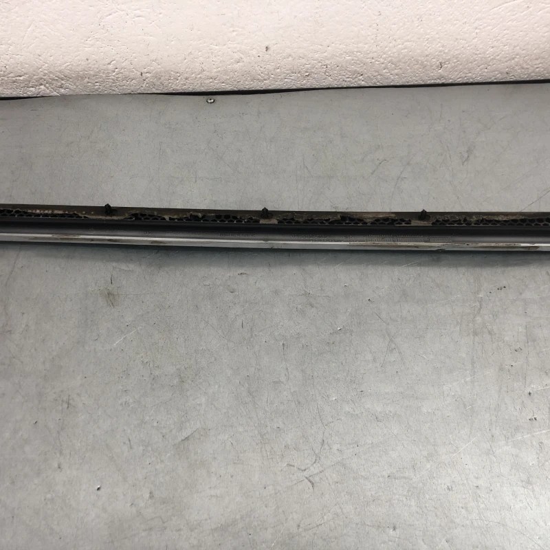Bandou usa stanga spate / Volkswagen Passat B7 2012 / Caroserie, oglinzi si faruri