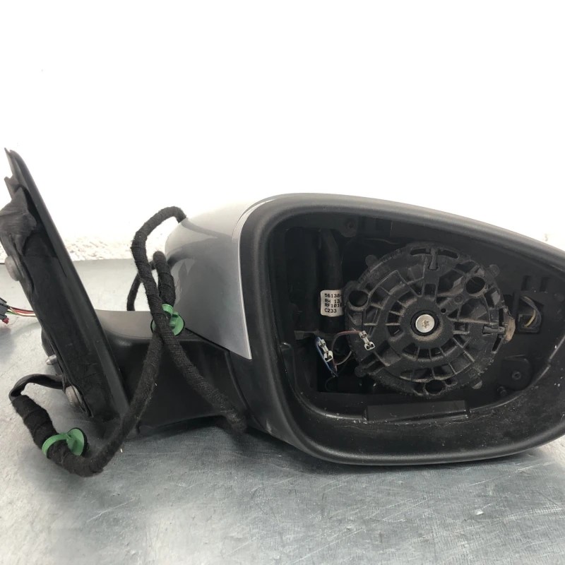 Oglinda dreapta / Volkswagen Passat B7 2012 / Caroserie, oglinzi si faruri