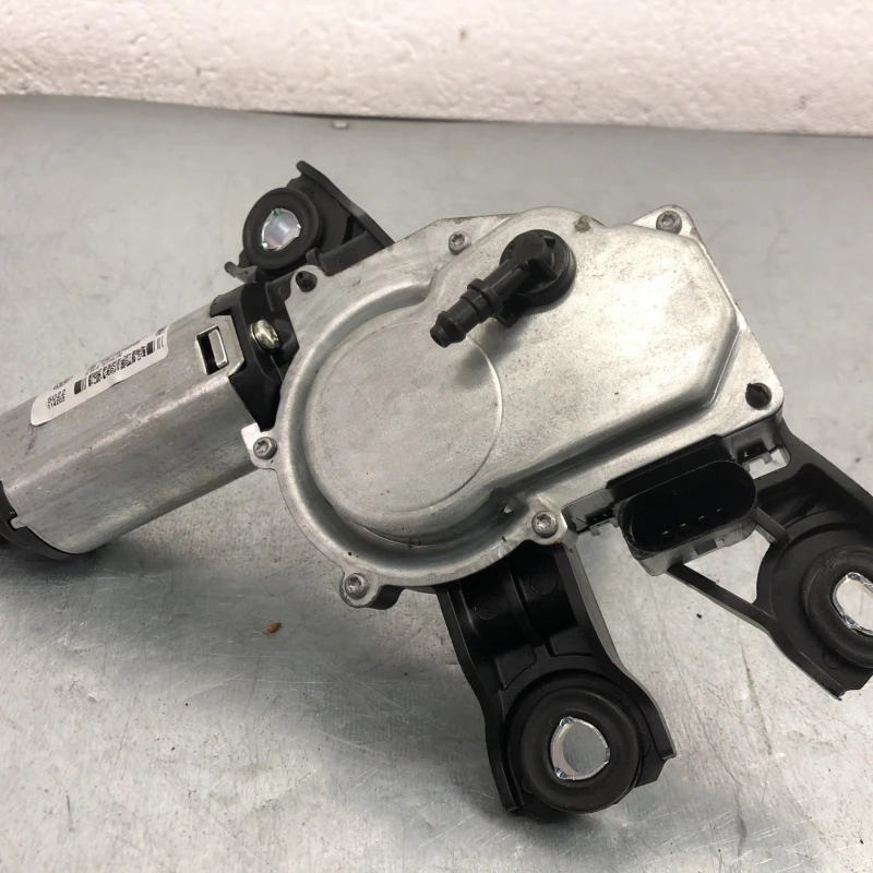 Motoras stergator haion / Volkswagen Golf MK6 2011 / Caroserie, oglinzi si faruri