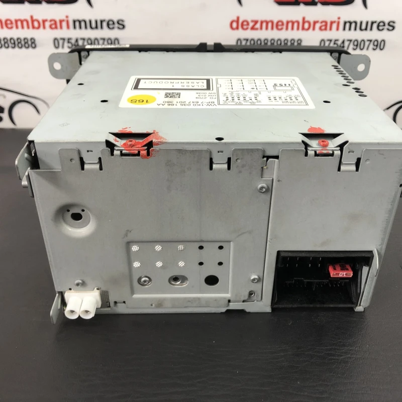 Radio CD / Volkswagen Golf MK6 2011 / Audio si electronice