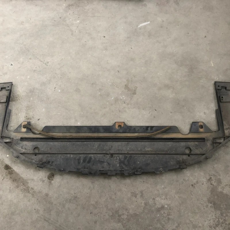 Scut radiatoare / Volvo V70 V70 2010 / Caroserie, oglinzi si faruri