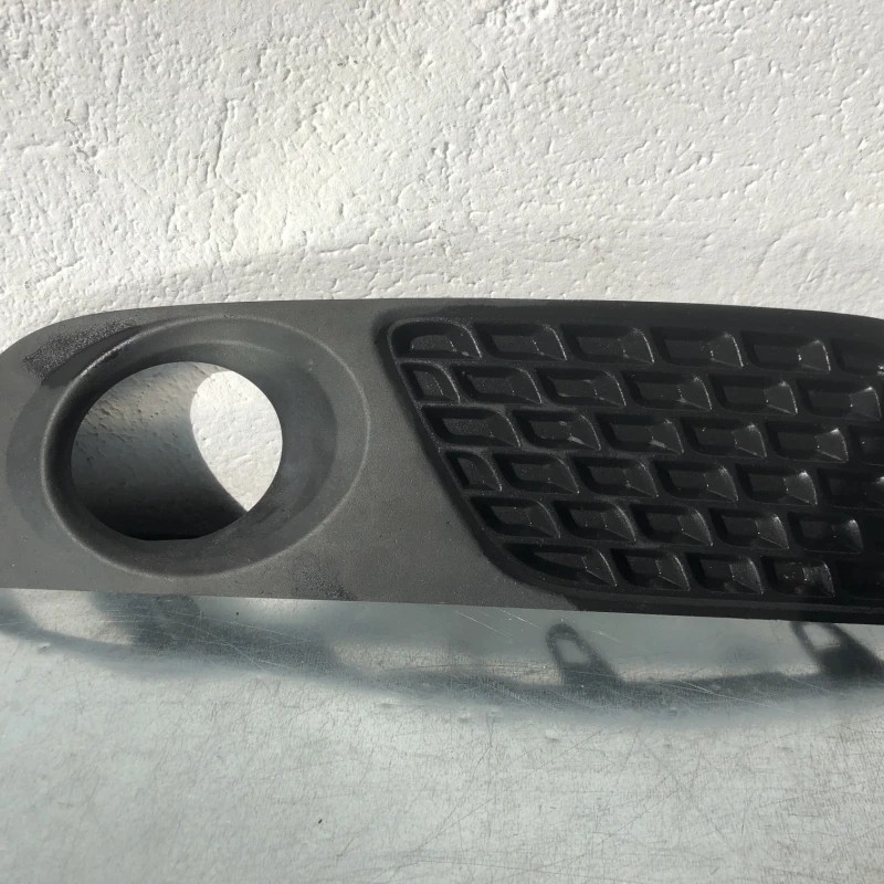 Grila proiector dreapta / Volvo V70 V70 2010 / Caroserie, oglinzi si faruri