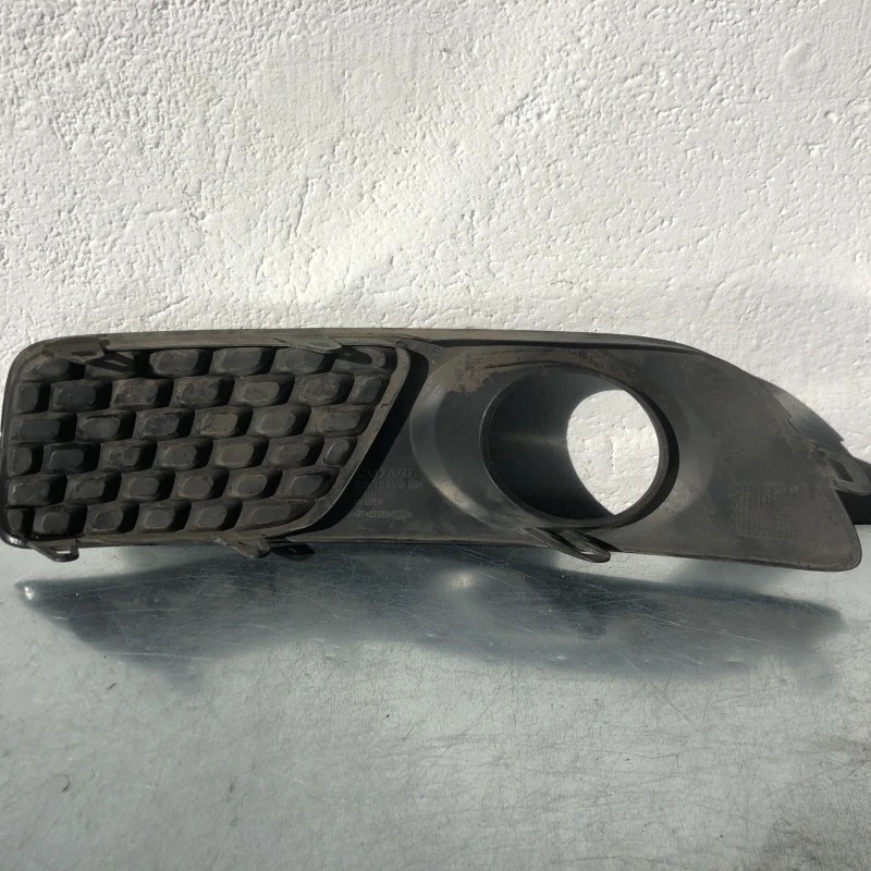 Grila proiector dreapta / Volvo V70 V70 2010 / Caroserie, oglinzi si faruri