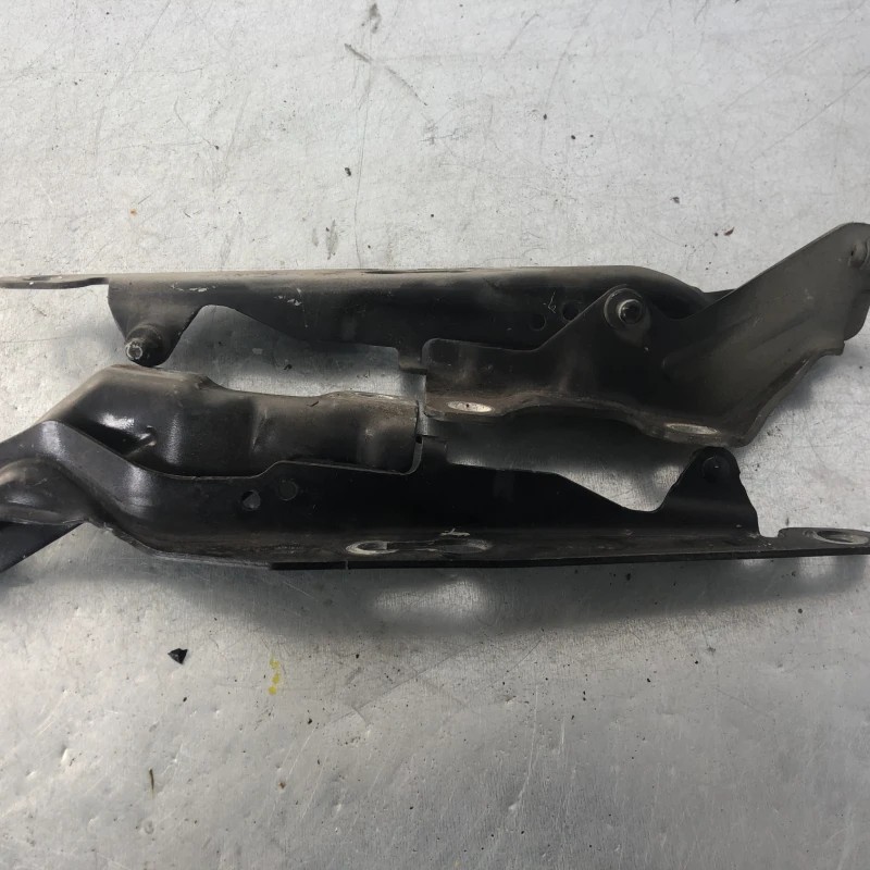 Balamale capota / Volvo V70 V70 2010 / Caroserie, oglinzi si faruri