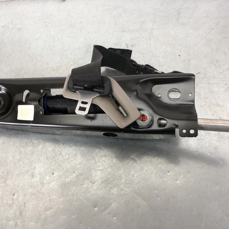 Centura dreapta fata / Volvo V70 V70 2010 / Interior