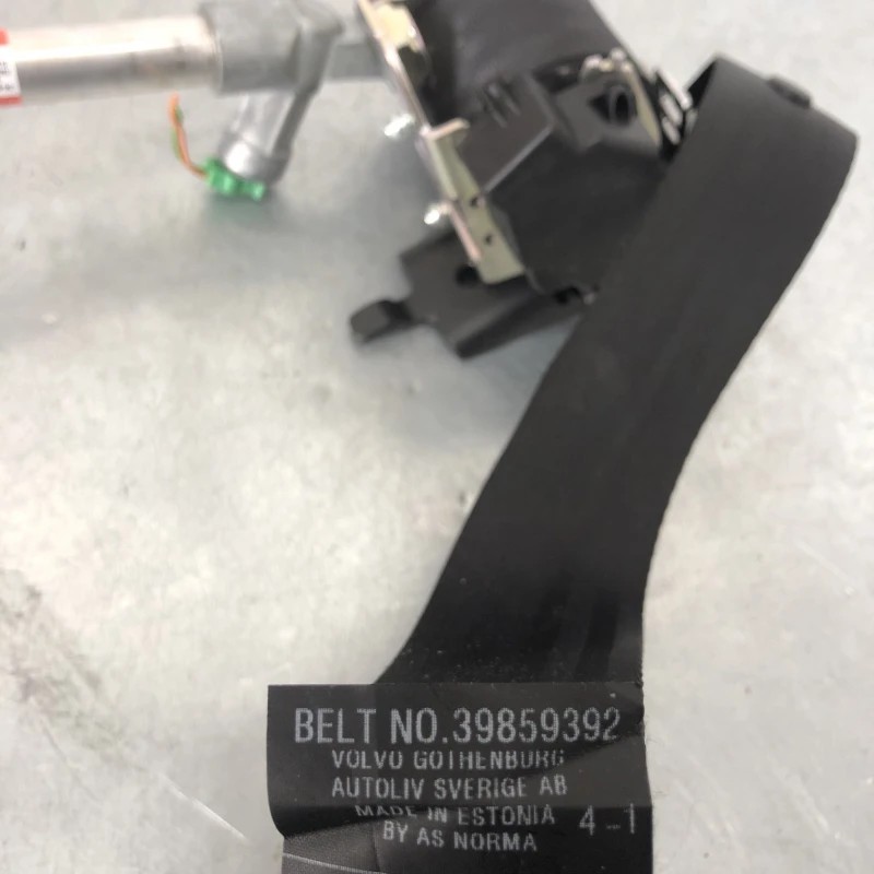 Centura dreapta spate / Volvo V70 V70 2010 / Interior