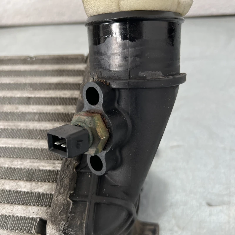 Radiator intercooler / Kia Sorento Sorento 2013 / Motor, racire si evacuare