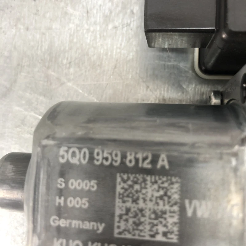 Motoras geam dreapta spate / Skoda Octavia 3 5E 2014 / Audio si electronice
