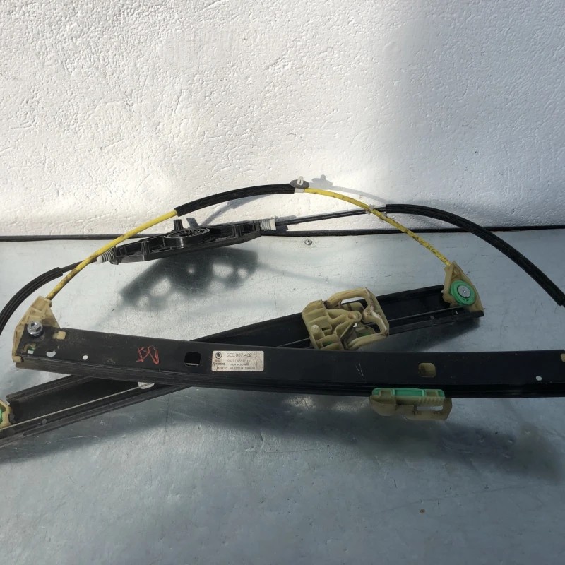 Macara geam dreapta fata / Skoda Octavia 3 5E 2014 / Caroserie, oglinzi si faruri