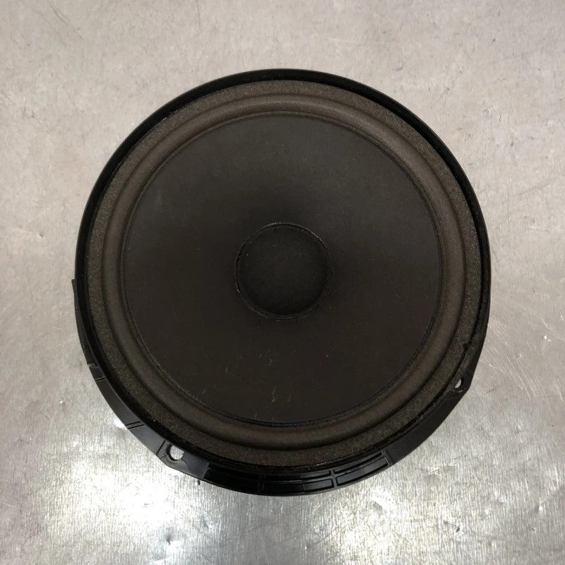 Boxa usa spate / Volkswagen Passat B7 2013 / Audio si electronice
