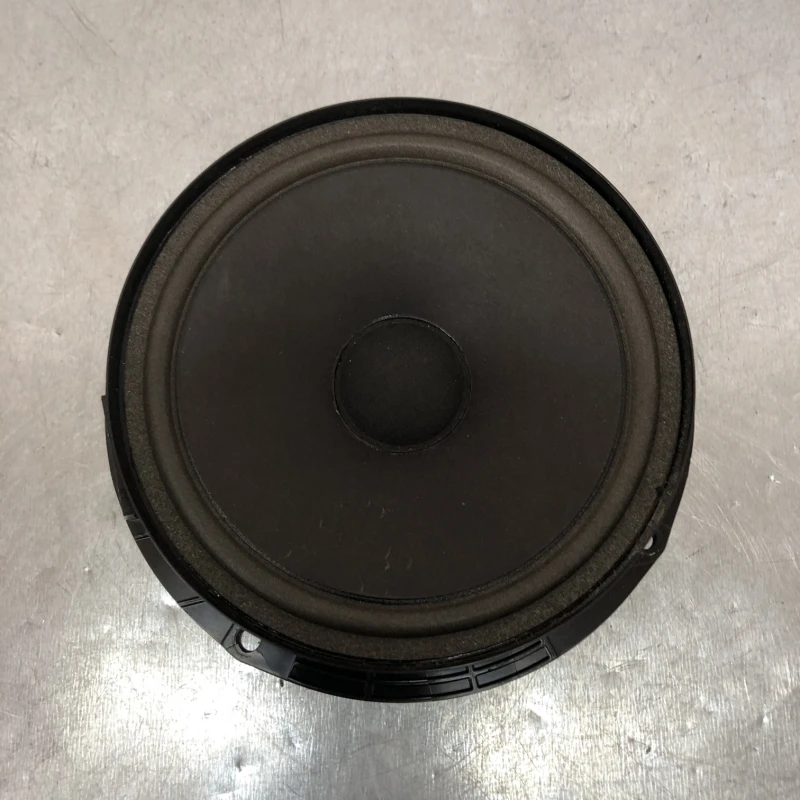 Boxa usa spate Volkswagen 