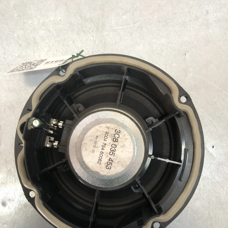 Boxa usa spate / Volkswagen Passat B7 2013 / Audio si electronice