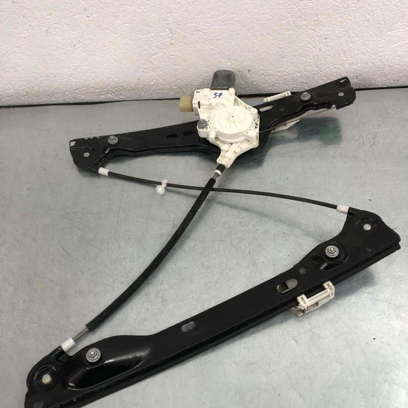 Macara geam stanga fata BMW Seria 3 E91 LCI 2011
