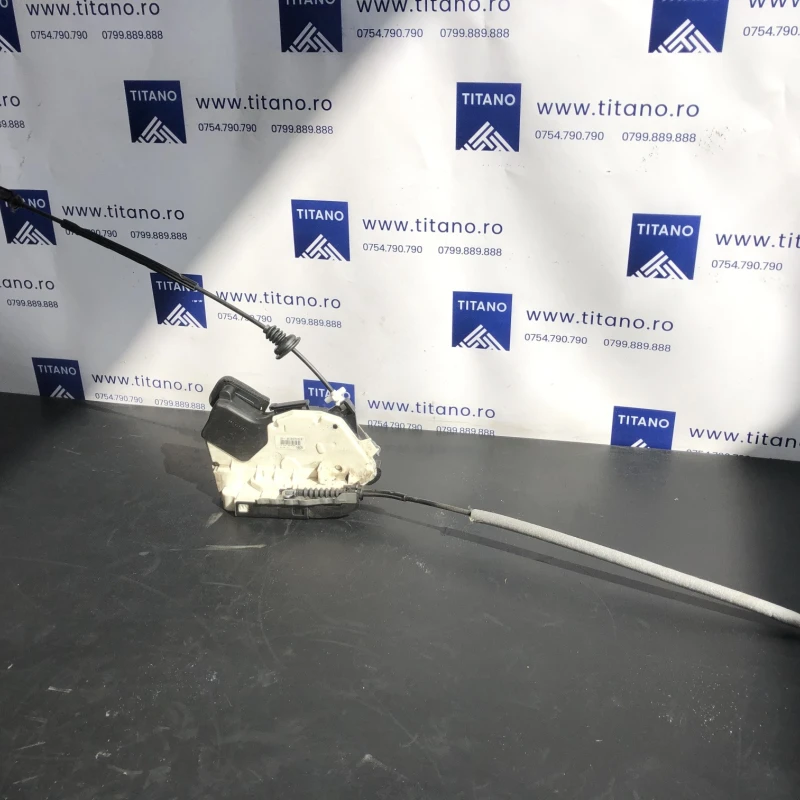 Iala broasca usa dreapta fata Seat 