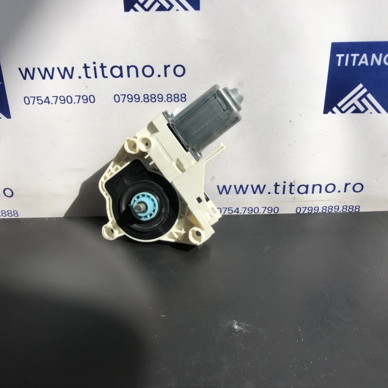 Motoras geam dreapta fata / Seat Alhambra 7N 2012 / Audio si electronice
