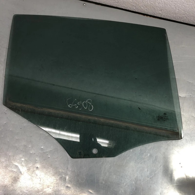 Geam dreapta spate BMW Seria 1 E87 LCI 2011