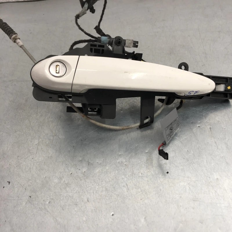 Maner usa stanga fata BMW Seria 1 E87 LCI 2011
