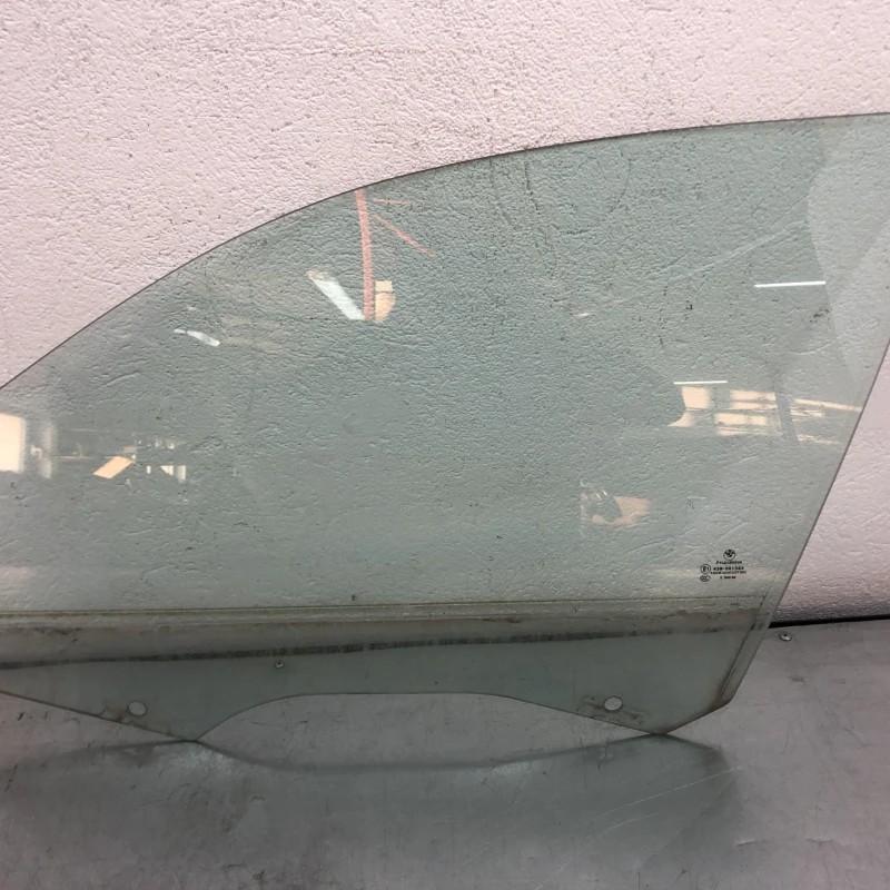 Geam stanga fata BMW Seria 1 E87 LCI 2011