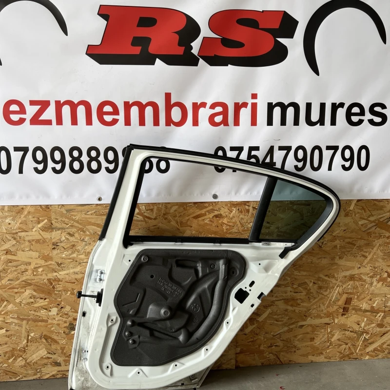 Usa dreapta spate / BMW Seria 1 E87 2011 / Caroserie, oglinzi si faruri