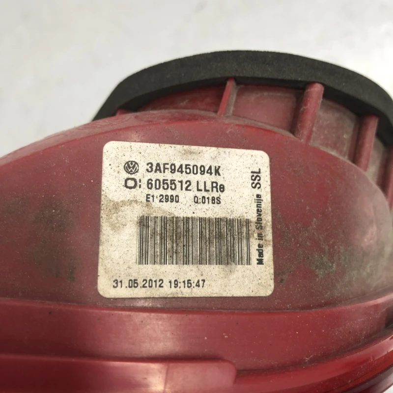 Stop dreapta haion / Volkswagen Passat B7 2013 / Caroserie, oglinzi si faruri