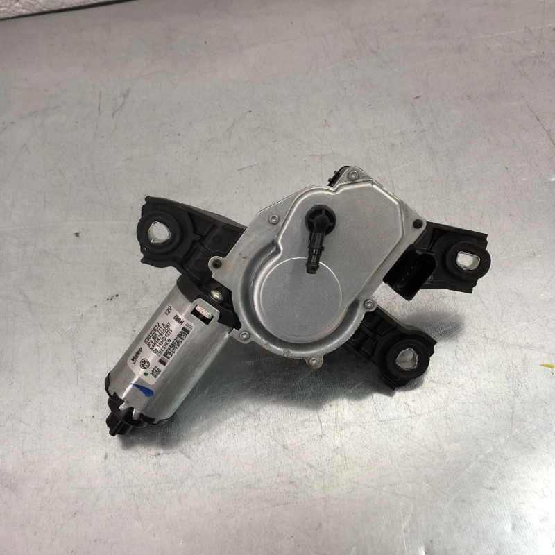 Motoras stergator haion / Volkswagen Passat B7 2013 / Caroserie, oglinzi si faruri