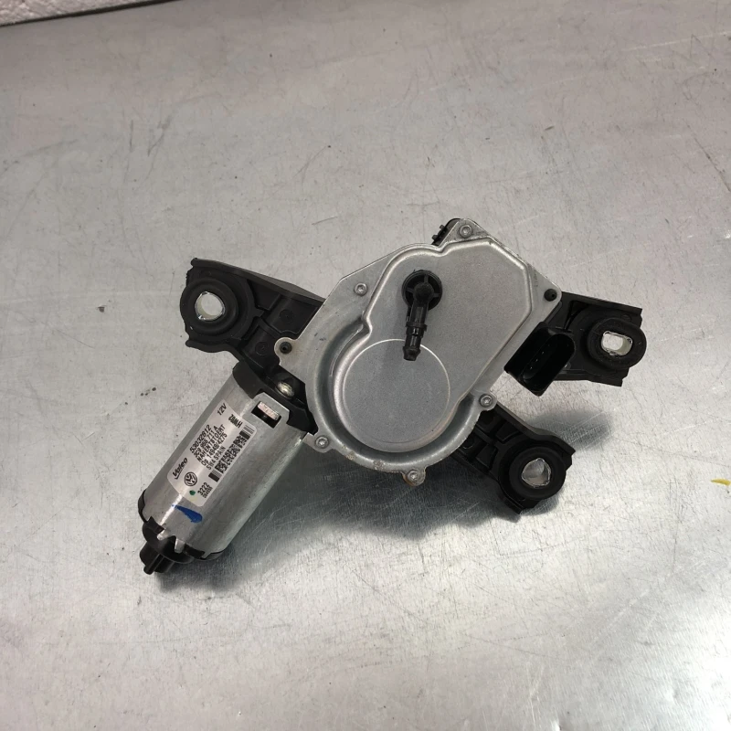 Motoras stergator haion / Volkswagen Passat B7 2013 / Caroserie, oglinzi si faruri