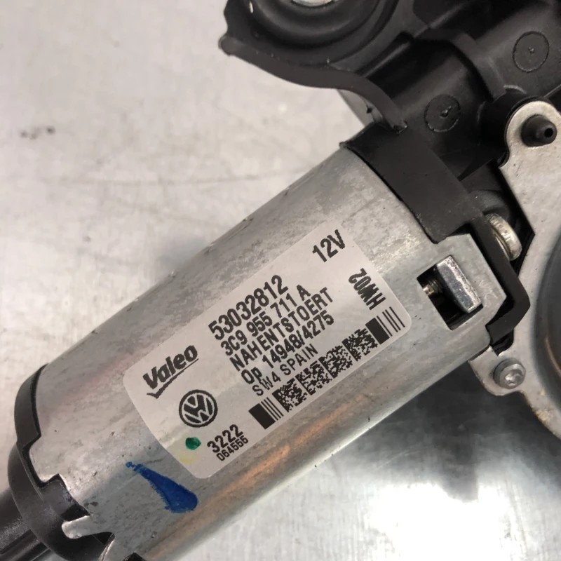 Motoras stergator haion / Volkswagen Passat B7 2013 / Caroserie, oglinzi si faruri