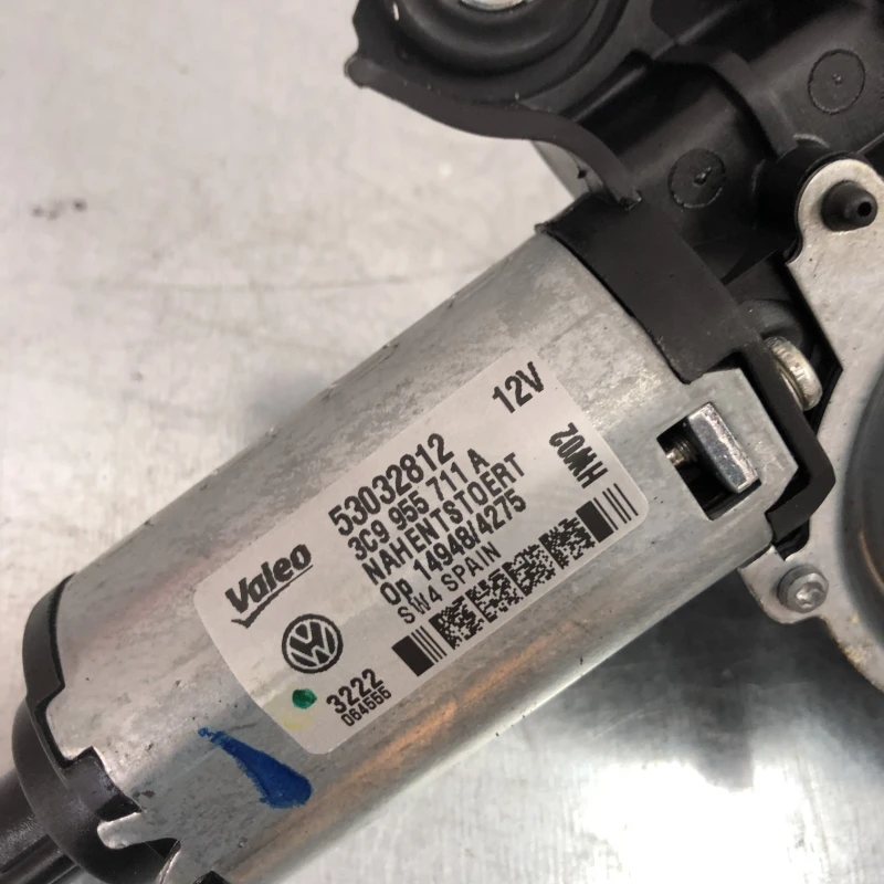 Motoras stergator haion / Volkswagen Passat B7 2013 / Caroserie, oglinzi si faruri