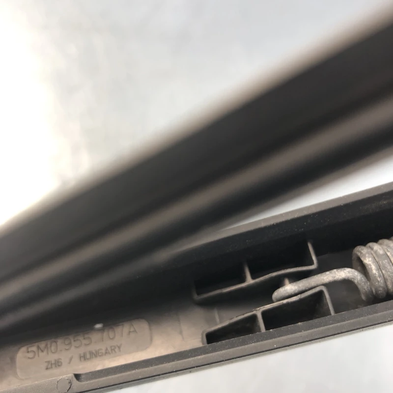 Brat stergator haion / Volkswagen Sharan 7N 2014 / Caroserie, oglinzi si faruri