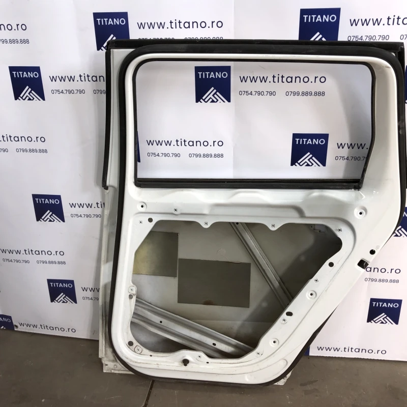 Usa dreapta spate / Volkswagen Passat B7 2013 / Caroserie, oglinzi si faruri