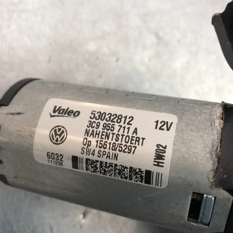 Motoras stergator haion / Volkswagen Passat B7 2013 / Caroserie, oglinzi si faruri