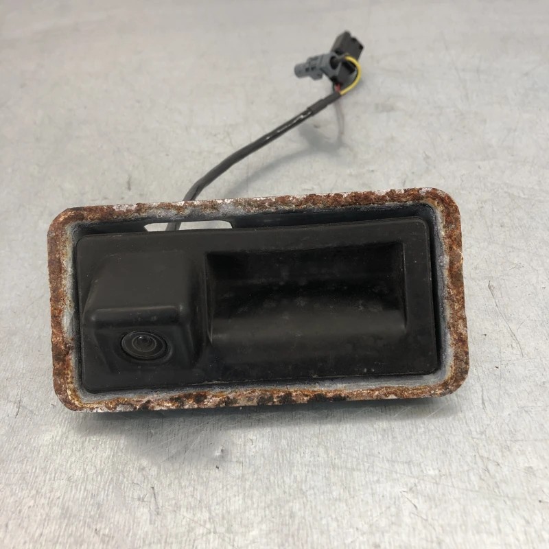 Camera mansalier / Volkswagen Passat B7 2013 / Caroserie, oglinzi si faruri